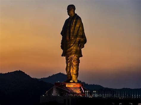 Govt spent Rs 3,000 cr on Patel statue, Rs 2.64 cr more in advertising it