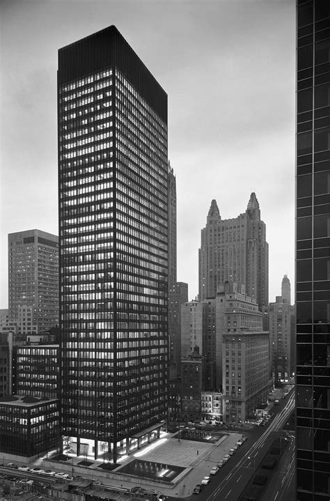 Gallery of AD Classics: Seagram Building / Mies van der Rohe - 15