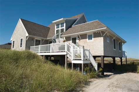 25 Best Beach House Rentals in the US - Best Airbnb Beach Houses