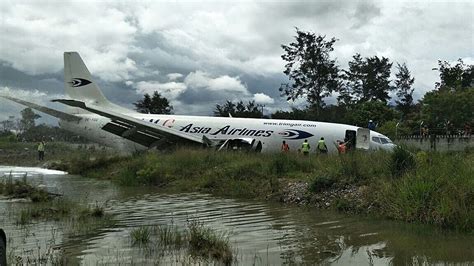 Cargo aircraft skids off runway at Wamena Airport - National - The ...