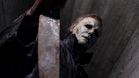 Halloween Ends Set Photo Shows Michael Myers Without His Mask - Pedfire