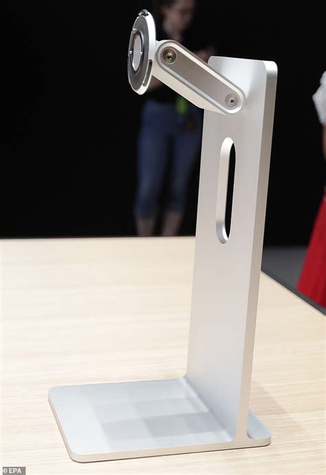 Social media users mock Apple for its $1,000 monitor stand that it ...