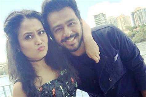 Neha Kakkar and Tony Kakkar give a strong reply to trolls | Radioandmusic.com