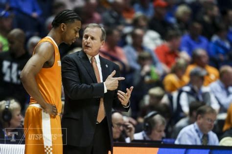 Rick Barnes signs contract extension | TNJN: Tennessee Journalist