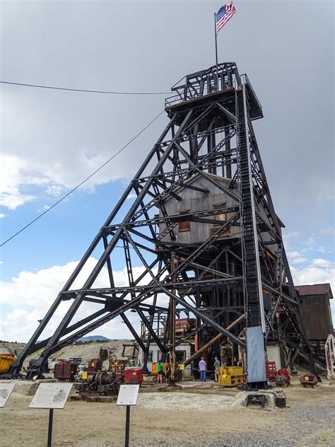 Walking Arizona: Mine Headframe