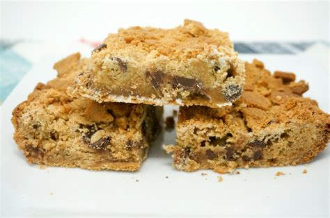 Nutter Butter Chocolate Chip Cookie Bars | Grace Like Rain Blog