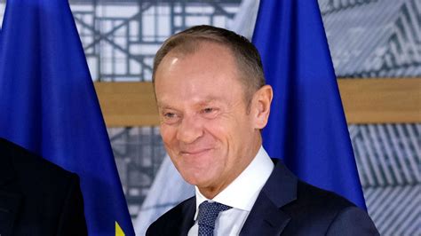 'Don't unscrew Poland from the EU', Tusk tells Warsaw | Euronews