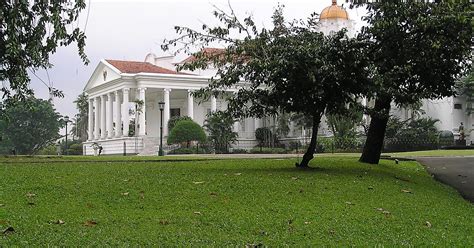 Bogor Palace in Bogor, Indonesia | Sygic Travel