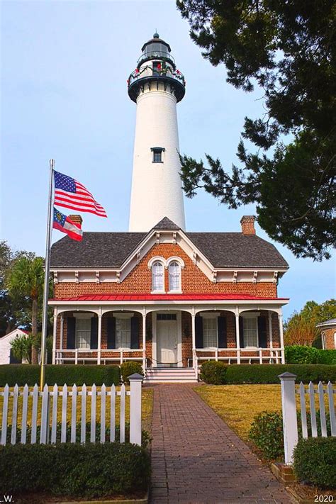 St. Simons Island Lighthouse Vertical Photograph by Lisa Wooten - Pixels