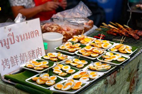 7 Tips to Eat Street Food Safely in Thailand
