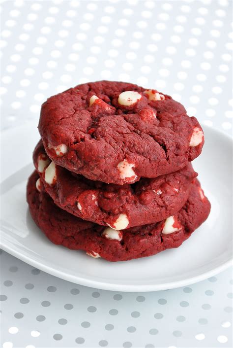 These red velvet cake cookies are loaded with white chocolate and perfect for holiday… | Red ...