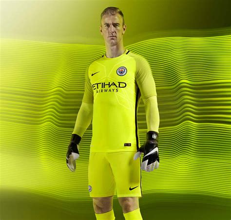 Manchester City Unveil 2016/17 Home Kits