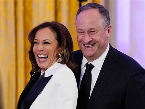 Kamala Harris Husband Biography, Douglas Emhoff Profile, and Marriage ...