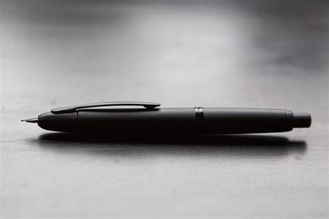 Pilot Vanishing Point Fountain Pen - Black Matte – The Goulet Pen Company