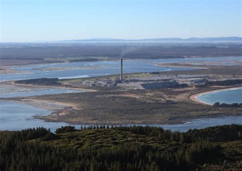 Aluminium smelter, Tīwai Point – Southland region – Te Ara Encyclopedia ...