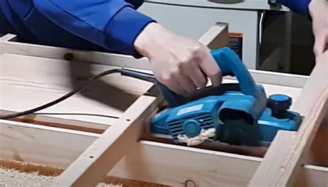 How to make an electric planer sled - The Handyman Central DIY home ideas and hacks