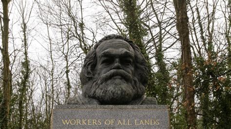 Karl Marx' Grave Attacked in London : europe