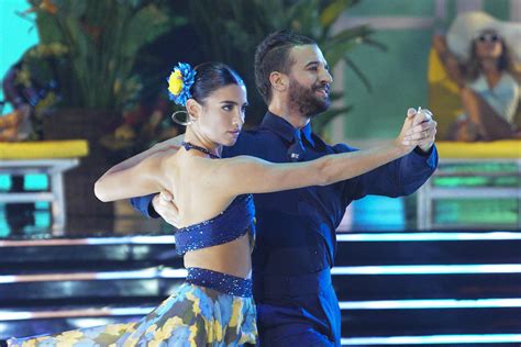 Charli D’Amelio Brings Tropical Glamour To Elvis’s Night on ‘DWTS’ – Footwear News