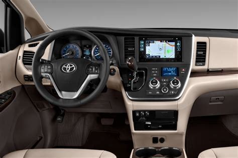 2016 Toyota Sienna Pictures - 60 Photos | Edmunds