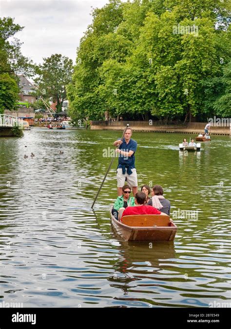 Punting on the River Cherwell in Oxford, England Stock Photo - Alamy