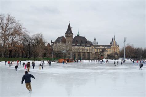 7 Reasons Why Budapest Is Better in the Winter | Oyster.com