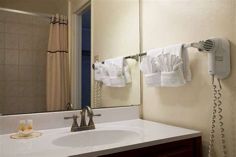 DAYS INN BY WYNDHAM SAN DIEGO/DOWNTOWN/CONVENTION CENTER $113 ($̶1̶3̶1̶ ...