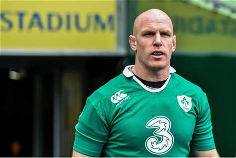 Classify three retired stellar Irish rugby players whose surnames begin with O'