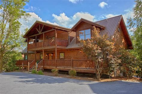 "Alpine Mountain Lodge" 6 Bedroom Pigeon Forge Cabin with Game Room