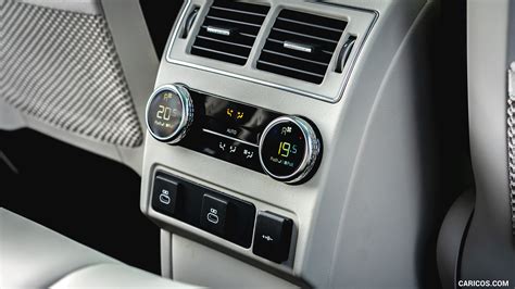 Jaguar F-PACE SVR | 2021MY (Color: Velocity Blue) | Interior, Detail