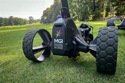 BEST ELECTRIC GOLF PUSH CART 2022 | MyGolfSpy