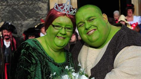 Shrek Wedding: Going Green For Cancer Charity - http://notexactlythenews.com/2013/12/24/really ...