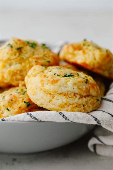 Copycat Red Lobster Cheddar Bay Biscuits | The Recipe Critic