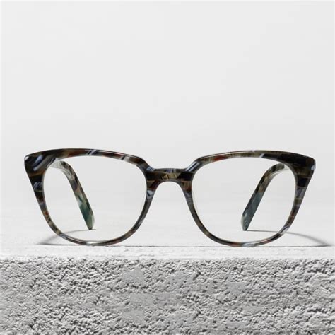 Nearsighted vs. Farsighted: Key Differences | Warby Parker