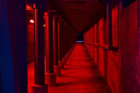 hallway with red light free image | Peakpx