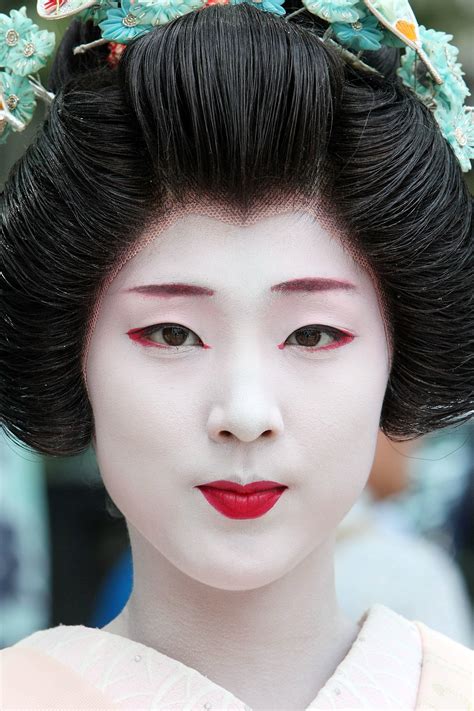 The Japanese traditional occupation– Geisha | Art and history