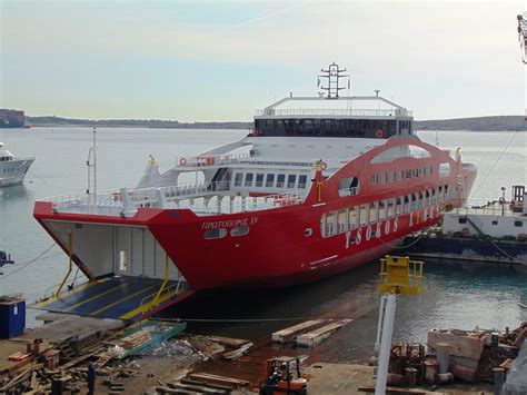 Gateway To Alibaug Ferry / Take a ferry from gateway of india to ...