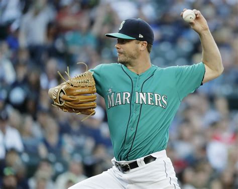 LeBlanc, relievers shut down White Sox in Mariners' 3-1 win | AP News