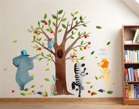 ILLUSTRATED WALL DECALS BASED ON CHILDREN'S BOOKS