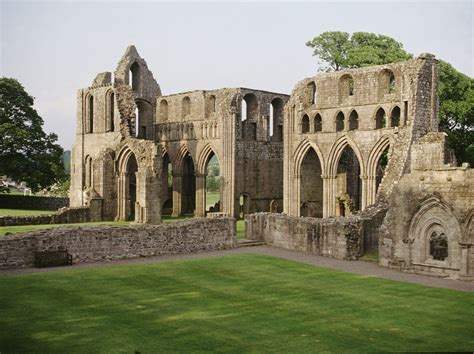 Dundrennan Abbey, Kirkcudbright – Churches, Cathedrals & Abbeys | VisitScotland