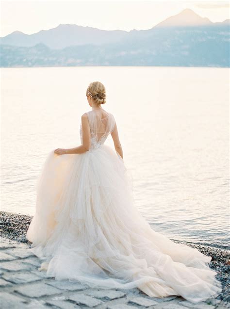 20 Romantic Ethereal Wedding Dresses