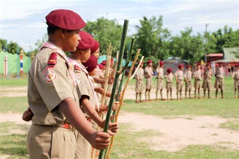 Boy scout activities editorial photography. Image of american - 163366657