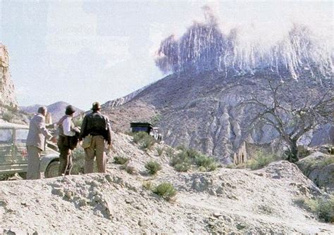 25 Behind The Scenes Photos From Indiana Jones and the Last Crusade ...