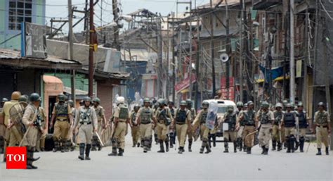 3,550 police, 2,309 civilians injured in stone pelting in J&K | India News - Times of India