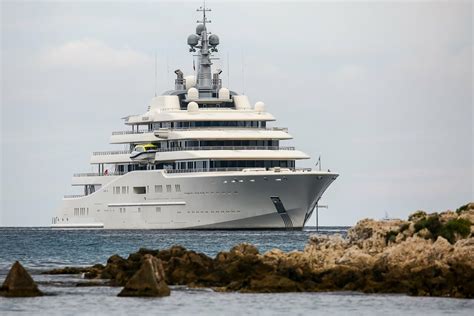 Discover the World's Largest Superyachts: Unrivaled Luxury, Engineering Wonders & Billionaire Owners