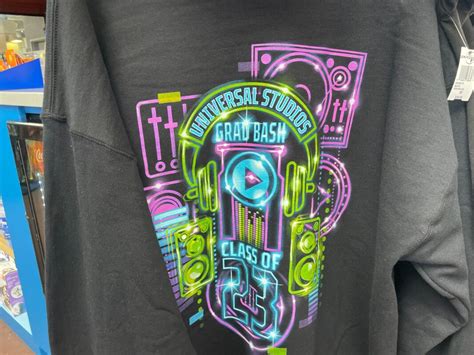 New Grad Bash 2023 T-Shirt and Fleece at Universal Studios Florida ...