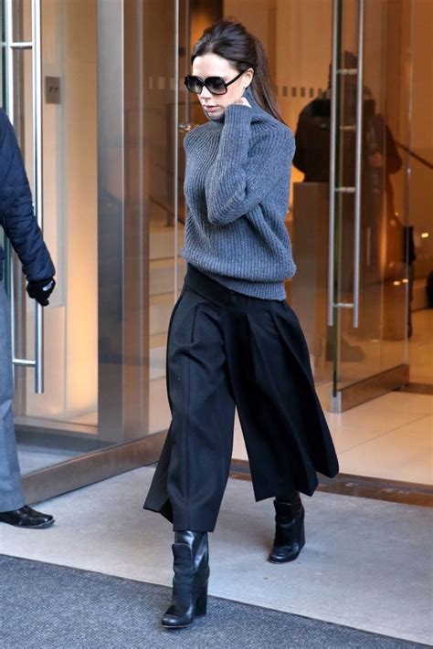 Inspírate Con 40 De Los Mejores Looks Profesionales De Victoria Beckham | How to wear culottes ...