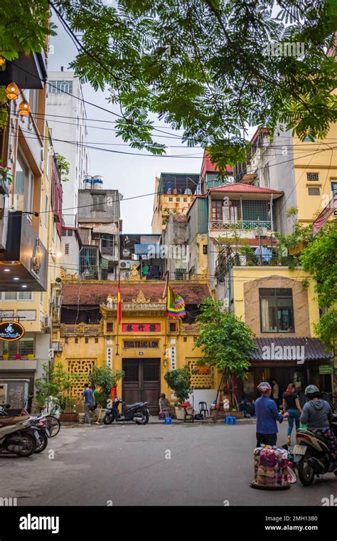 Houses in Hanoi, Vietnam Stock Photo - Alamy