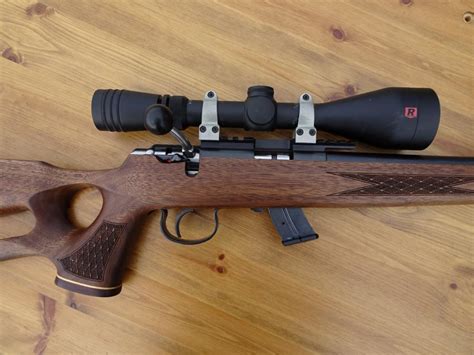 Anschutz 1417 Thumbhole DLX Rifle