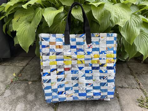 Chip bag crafts: Empty chip bags get new life as a grocery bag