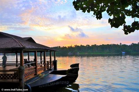 Ashtamudi Lake – A Ride Across Lovely Backwaters Of Kerala | Inditales